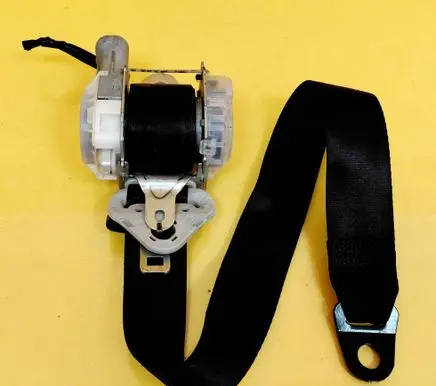 Nissan Micra Front seatbelt 33057374
