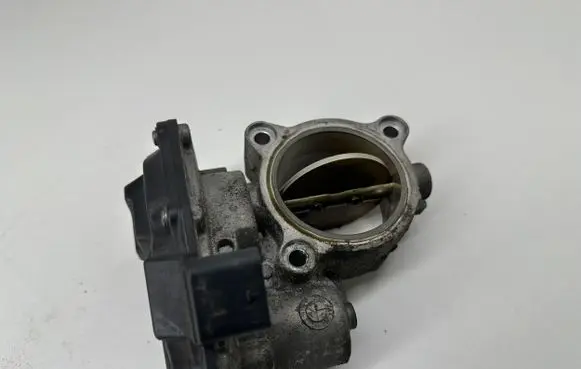 BMW 3 F30 F35 F31 Engine shut-off valve 13547810752