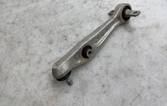 Front lower control arm/wishbone