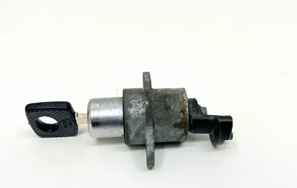 Mercedes-Benz SLC C107 Tailgate/trunk/boot lock/catch/latch A1077500485 1077500485