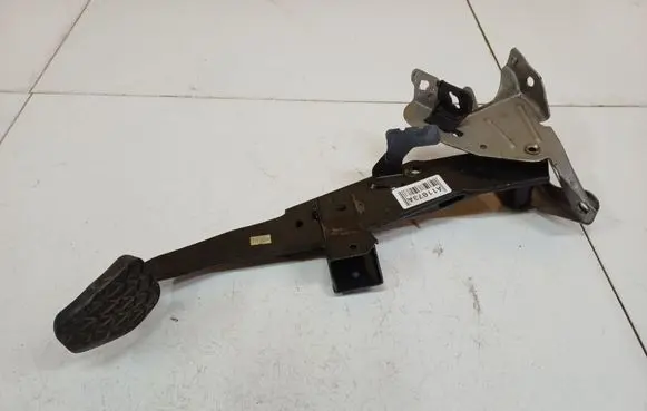 Mazda 3 I Clutch pedal 
