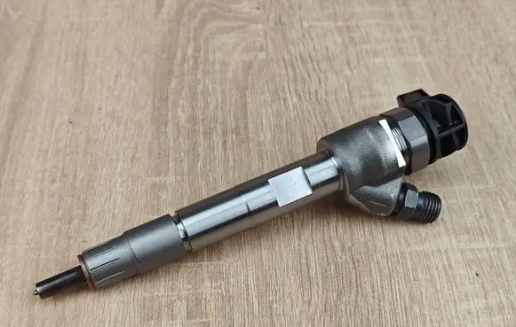 BMW 4 G22 G23 G24 G26 Fuel injector 8579236