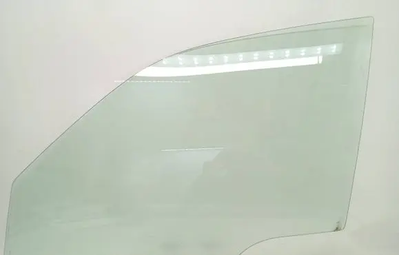 Suzuki Grand Vitara II Front door window glass four-door 43R00033 A002345 M213AS2