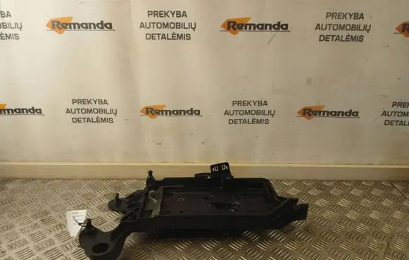 Volkswagen PASSAT B8 Battery tray 500915331 500915321
