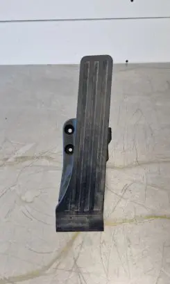 Mercedes-Benz GLC C253 Accelerator throttle pedal A2533000004 120416 0780