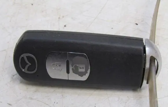 Mazda 2 Ignition key/card KRIS235789