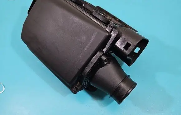 Air filter box