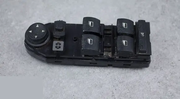BMW 5 E60 E61 Electric window control switch 6951905