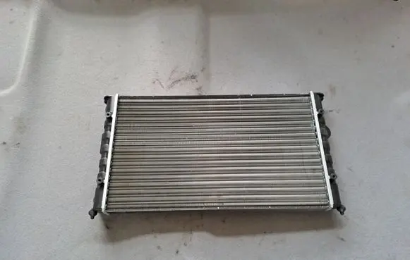 Volkswagen Golf III Coolant radiator VW2099