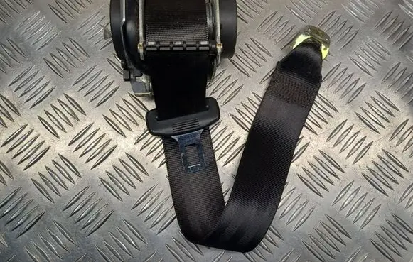 Skoda Octavia Mk2 (1Z) Rear seatbelt 1Z0857447B
