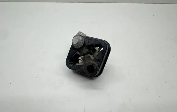BMW 5 G30 G31 G38 Muffler mount bracket/holder 8631988