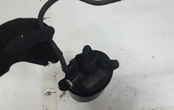 Citroen C-Crosser Fuel filter housing 
