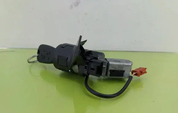 Peugeot 207 Ignition lock 36393600