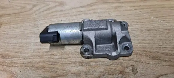 Volvo V70 Camshaft vanos timing valve 31355828AA