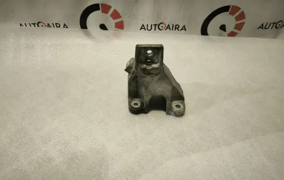 Jaguar XE Engine mounting bracket GX736061FB