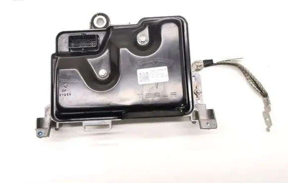 Tesla Model Y Engine control unit/module 1497327-00-B