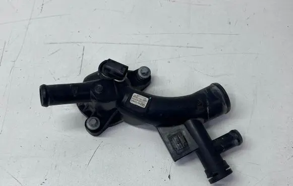 Buick Encore I Thermostat housing 25193922