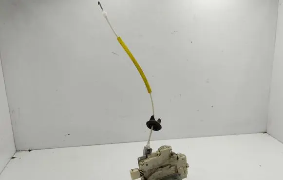 Audi A4 S4 B7 8E 8H Rear door lock 8E0839015