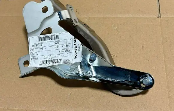 Audi e-tron Engine bonnet/hood hinges 4KE823301 15419