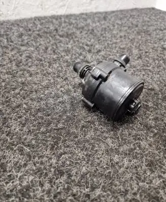 BMW i4 Electric auxiliary coolant/water pump 8840614