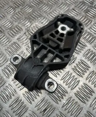 Engine mount bracket