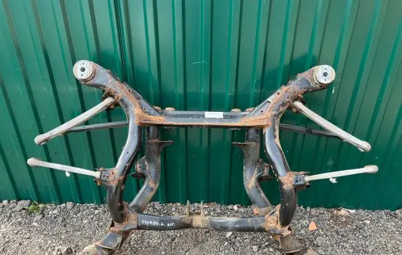 Volkswagen Touareg II Rear subframe 7P0500041 04742548