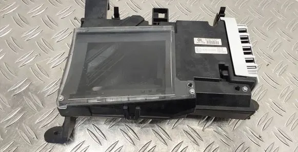 Toyota Prius+ (ZVW40) Head up display screen 8310847041 766491470