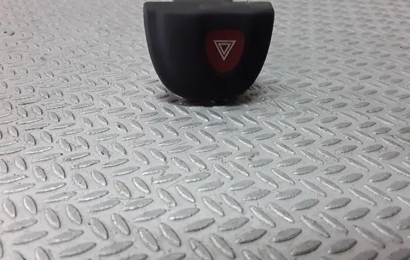 Renault Scenic I Hazard light switch 841043