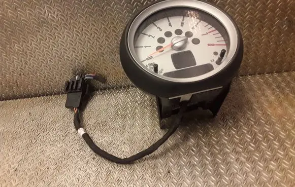 Mini One - Cooper Coupe R56 Speedometer (instrument cluster) 9201392