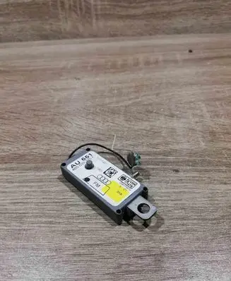 Audi A6 S6 C5 4B Aerial antenna amplifier 4B5035225F 11711401