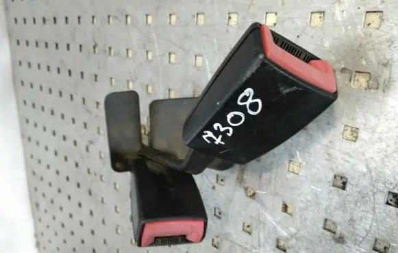 Audi A4 S4 B5 8D Middle seatbelt buckle (rear) 8D0857739D