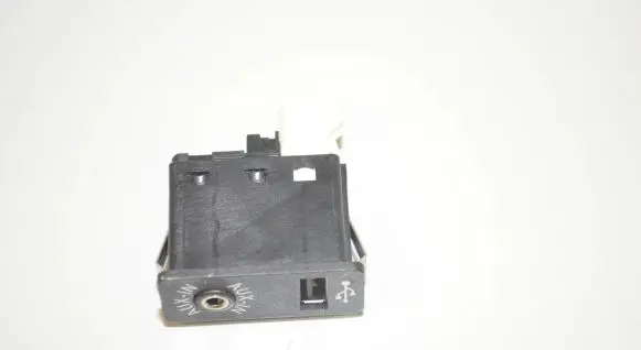 BMW X3 F25 USB socket connector 9237653 84109237653 61319129651