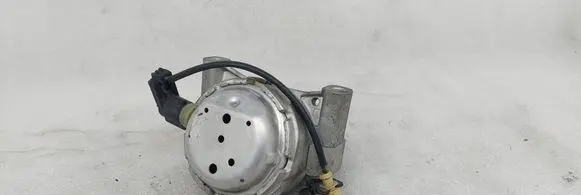 Engine mount bracket