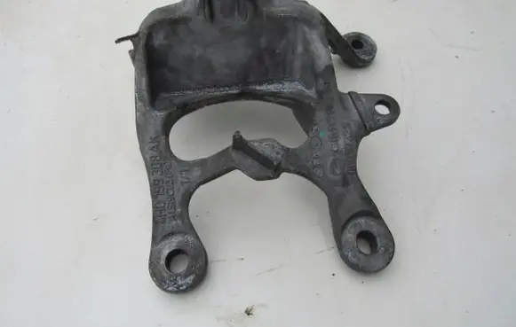 Audi A8 S8 D4 4H Engine mounting bracket 4H0199308AK