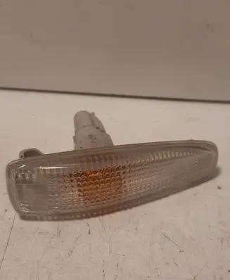Mitsubishi Lancer VIII Front fender indicator light 8F16 8F06