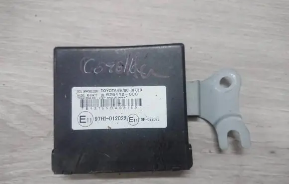 Toyota Corolla Verso E121 Door control unit/module 897800F010 626442000 97RI012022