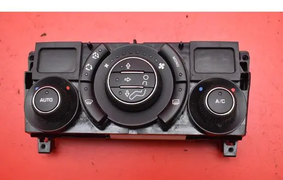 Peugeot 3008 I Climate control unit 96738322XT