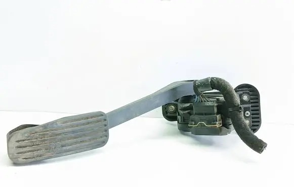 Volvo V70 Accelerator throttle pedal 30636004 6PV00853701