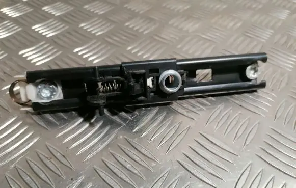 Opel Astra G Seat belt adjustment rail 