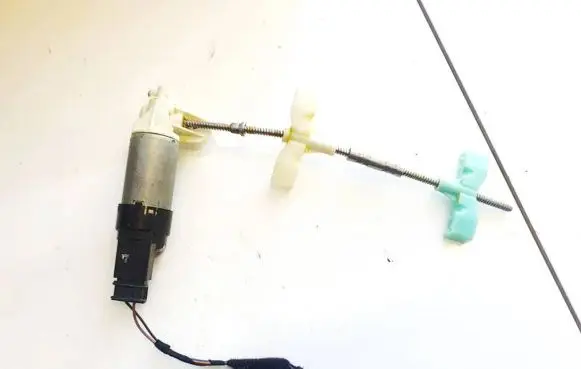 Citroen Berlingo Seat adjustment motor 982675102 982675-102
