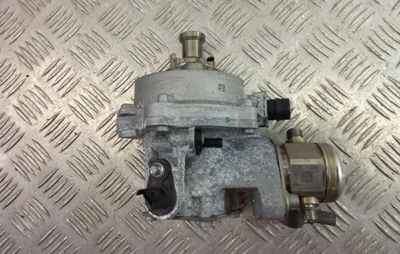 BMW 5 F10 F11 Fuel injection high pressure pump 8604231