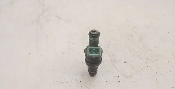 BMW 5 E39 Fuel injector 0280150415