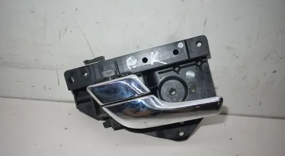 Jaguar XF X250 Front door interior handle 8X2322601AD