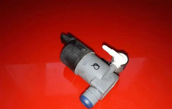 Nissan Qashqai Windscreen/windshield washer pump 9641553880 9641553980