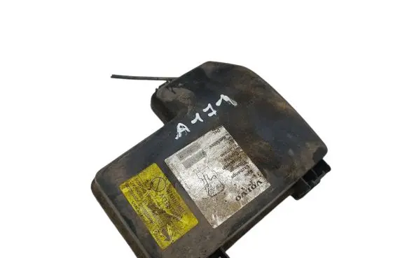 Volvo XC90 Fuse box cover 8645259