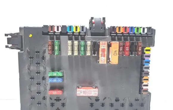 Mercedes-Benz S W221 Fuse module