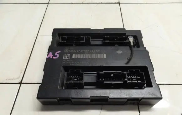 Audi A5 8T 8F Comfort/convenience module 8K0907064CF