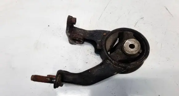 Toyota Avensis T250 Engine mount bracket 