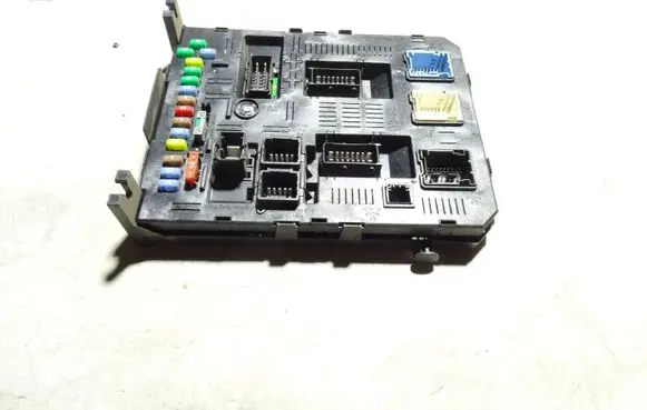 Citroen C4 I Fuse module 9661940180