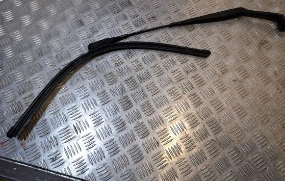 Ford Fusion II Windshield/front glass wiper blade DS7317C495AD